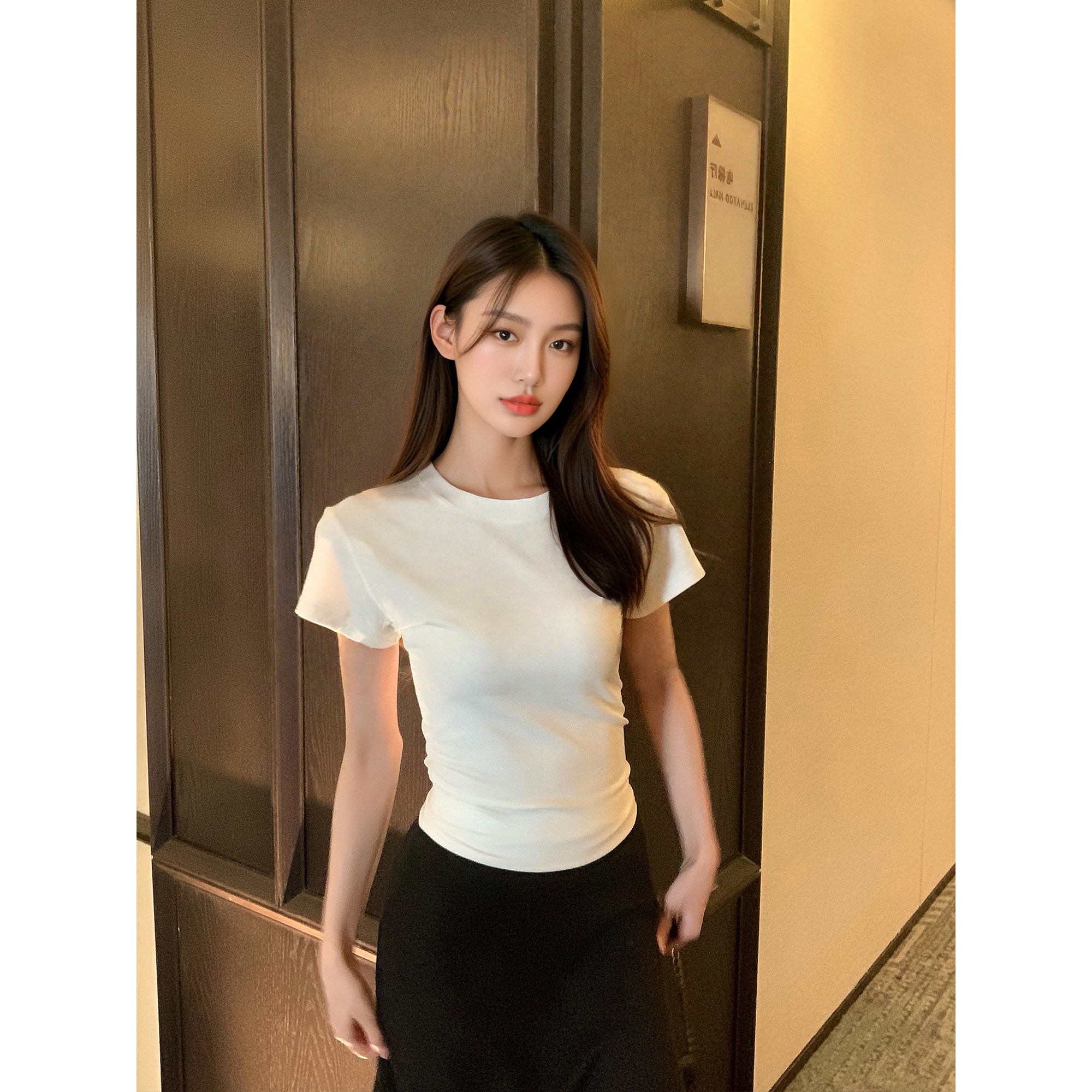 GEMQI 褶皱收腰短袖女夏季圆领显瘦设计感上衣约会斩男纯欲风T恤