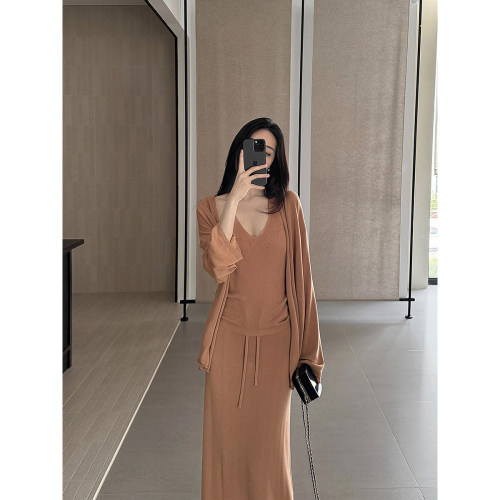 吊带背心针织罩衫半身裙三件套装