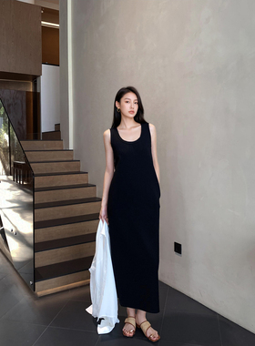 GEMQI 夏季黑色U领无袖背心连衣裙子女2025新款今年流行爆款长裙