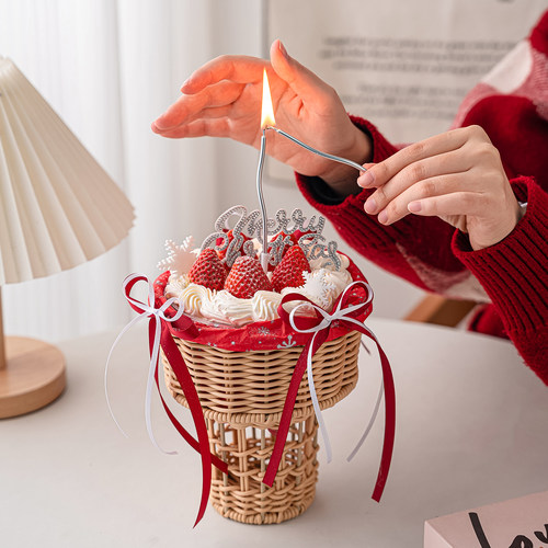 圣诞节编织篮草莓蛋糕装饰