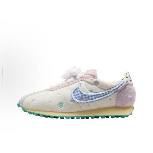 Nike白色女款复古运动跑步鞋