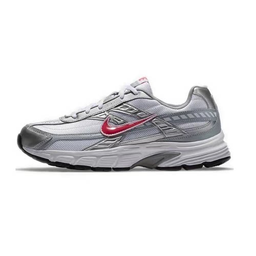 Nike樱桃红女款低帮跑步鞋