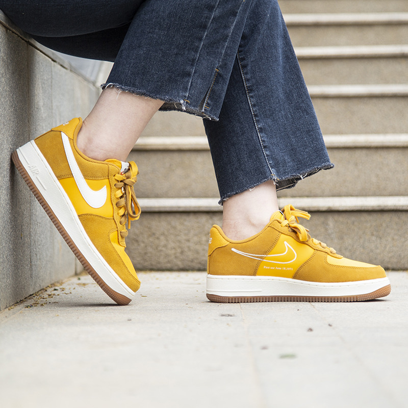 AF1金扣麂皮金女低帮空军板鞋