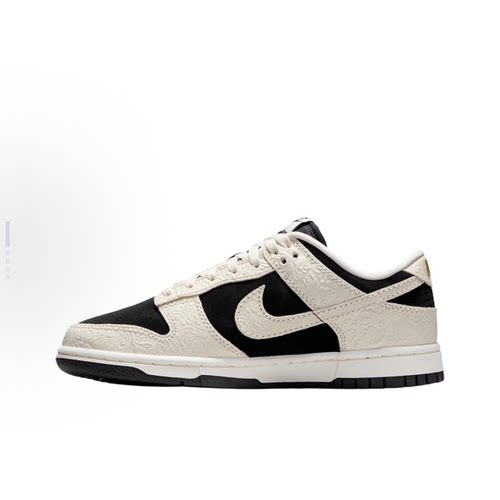 Nike黑白女款运动休闲板鞋