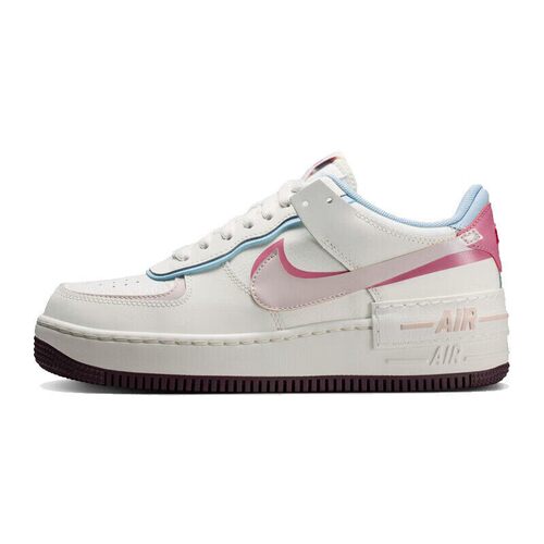Nike白色女情人节限定板鞋