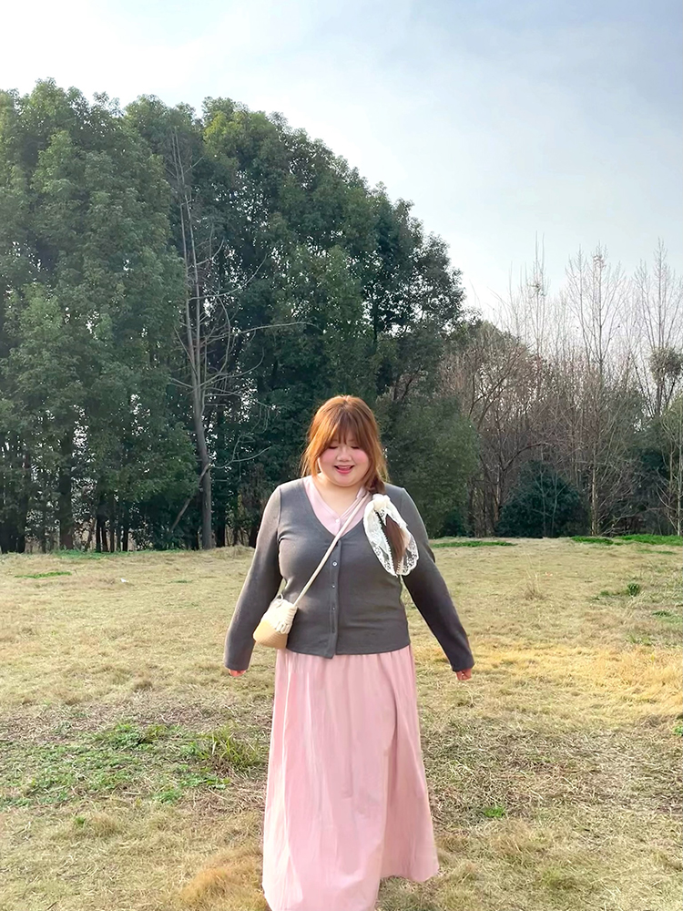 Large Size V-Neck Top Fake Two-Piece Spring Fat mm Covers the Flesh and Looks Slim 100kg Korean Top and Skirt Suit