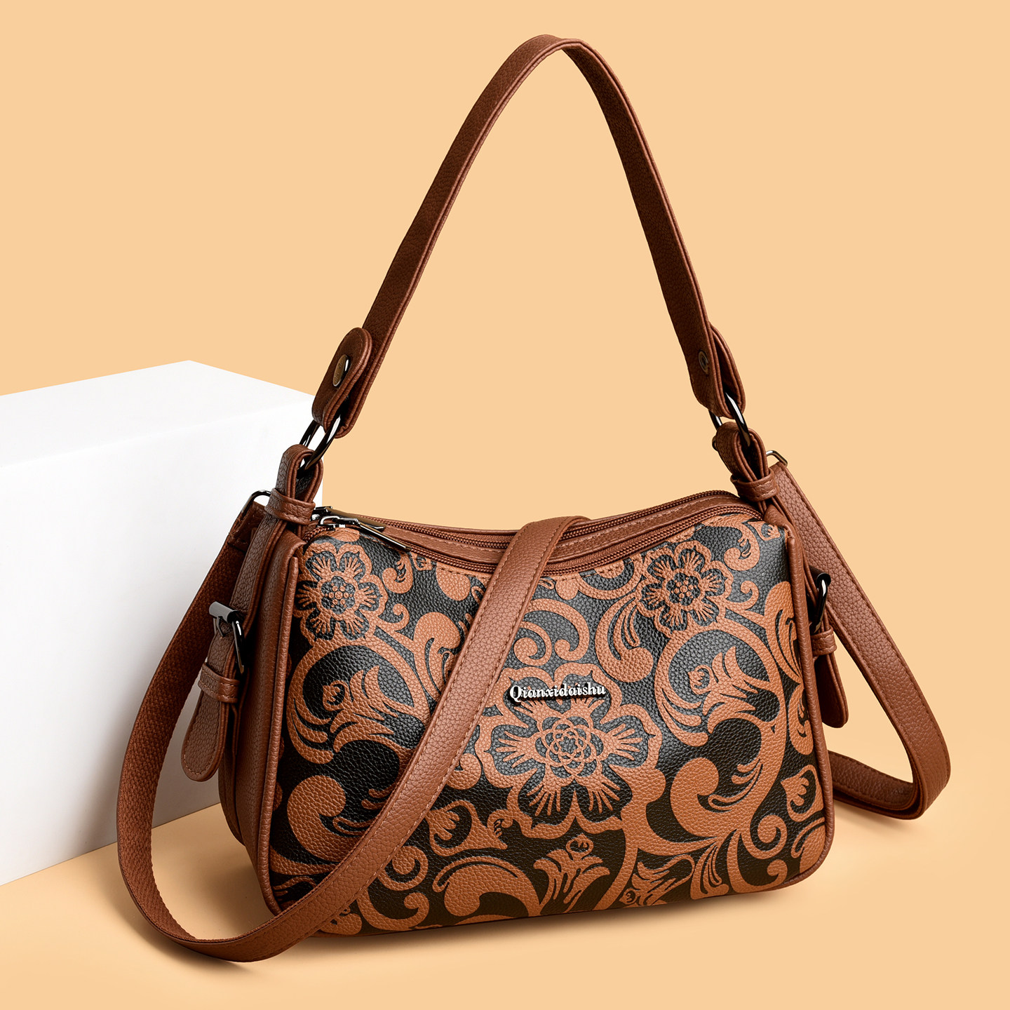 真皮妈妈包女包2026春夏新款民族风单肩包复古压花牛皮斜挎手提包