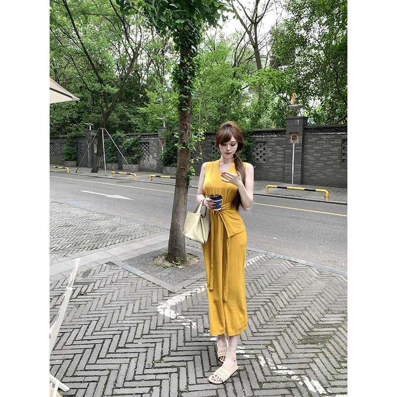 With 99jiu【慵懒颂】显瘦收腰针织连衣裙女夏季法式无袖简约长裙