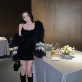 With 99jiu性感艾莉 闪钻内搭打底短裙子女秋吊带丝绒包臀连衣裙