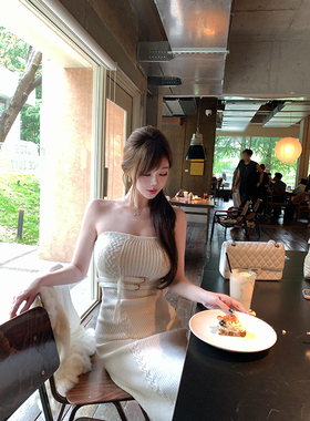 With 99jiu【S腰臀比】抹胸针织连衣裙带腰带秋冬修身显瘦打底裙