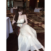 玉兰蝶梦 With 99jiu 设计感小众手工钉珠收腰吊带雪纺连衣裙女