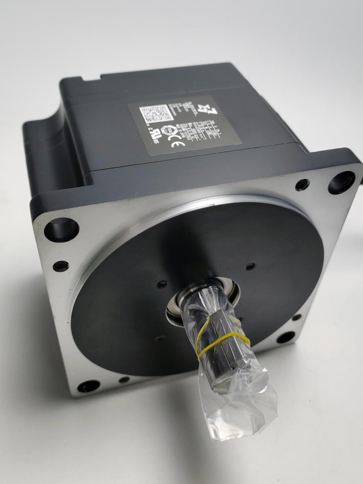 安川原装进口伺服电机SGM7P-08AFA21马达销售全新正品质保议价