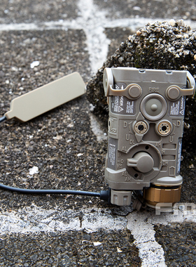 FMA LAB 迷你版电池盒PEQ-NGAL LED灯+IR 红镭射定位激光灯 TB139