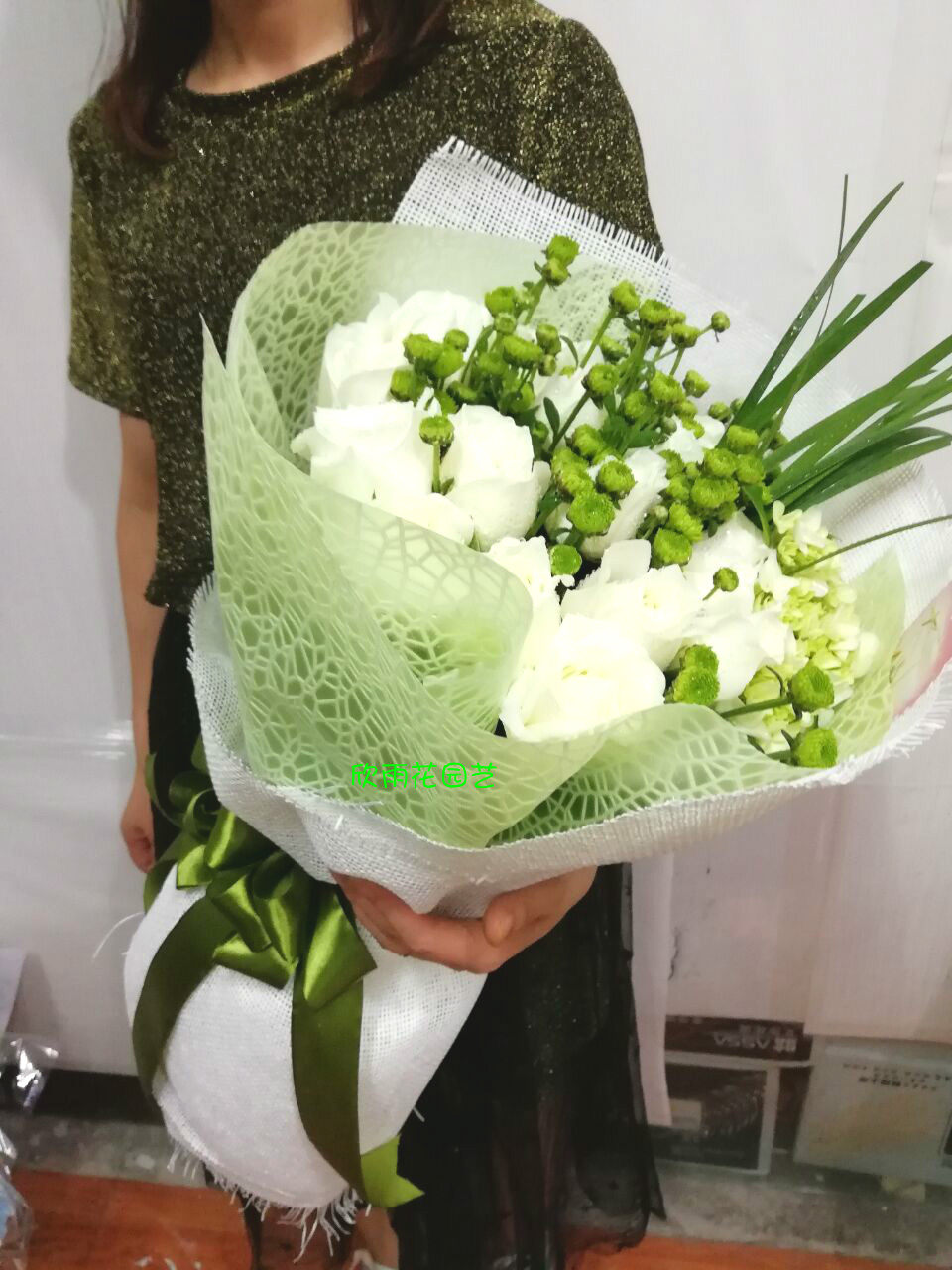 生日19朵白玫瑰上海情人节鲜花