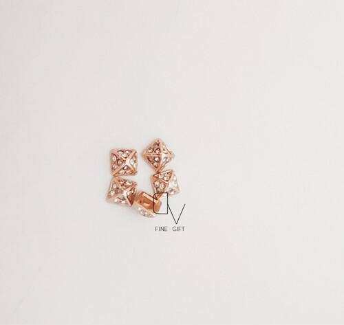 奥地利金字塔镶钻手环