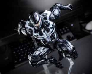 ko国产TOYS10寸ml大游戏毒液究极蜘蛛侠致命邻居关节可动手办模型