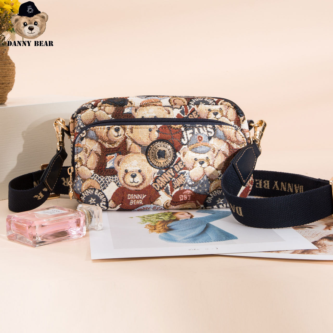 丹尼熊包包小斜挎包女包夏日挎包 新品小熊斜跨包包 DMB9115152