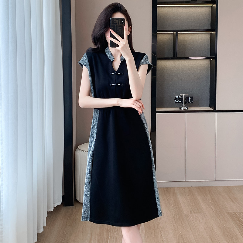 轻奢拼接连衣裙女2024夏气质国风收腰显瘦设计感t恤裙通勤V领短袖