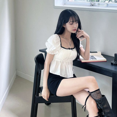 韩系纯欲风方领泡泡袖短款上衣蕾丝花边蝴蝶结收腰显瘦小衫