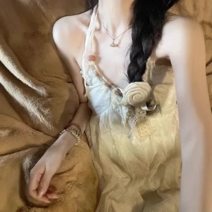 连衣裙露背长裙风纯海边度假雪纺女夏季 挂脖感裙子法式 欲白色