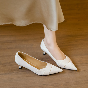 配裙子 女春秋单鞋 羊皮版 米白色尖头浅口小众细跟小跟3cm高跟鞋