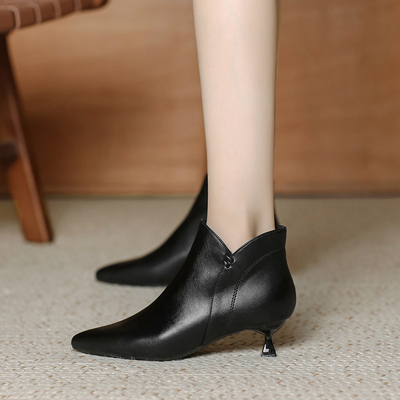 尖头小跟短靴3公分瘦瘦靴