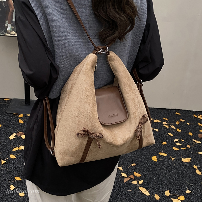 休闲大容量女式双肩包