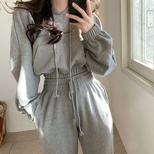 黑色卫衣女春秋季美式街头休闲宽松显瘦套头连帽抽绳短款露脐上衣