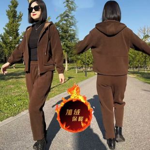中老年妈妈秋冬装灯芯绒运动服休闲加绒套装女中年洋气卫衣两件套