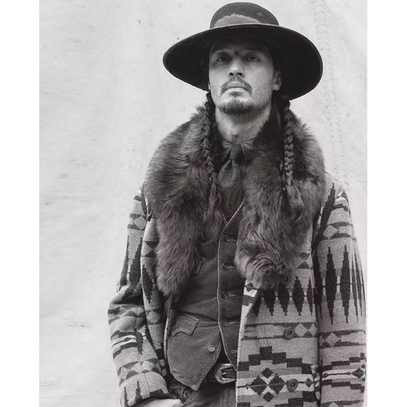 羊羔毛领西南提花毛呢大衣