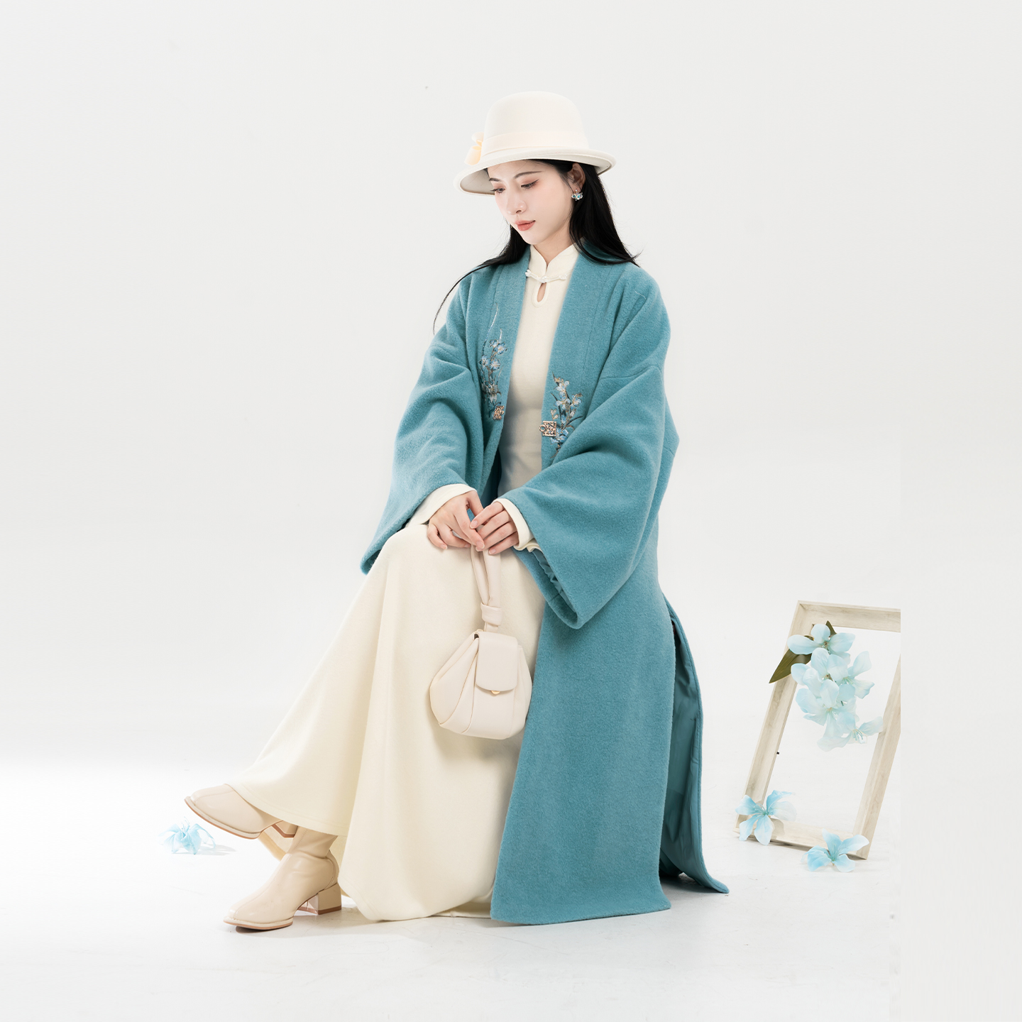 织造司[湖心雪]汉元素刺绣明对襟毛呢大衣外套小立领长袖连衣裙女