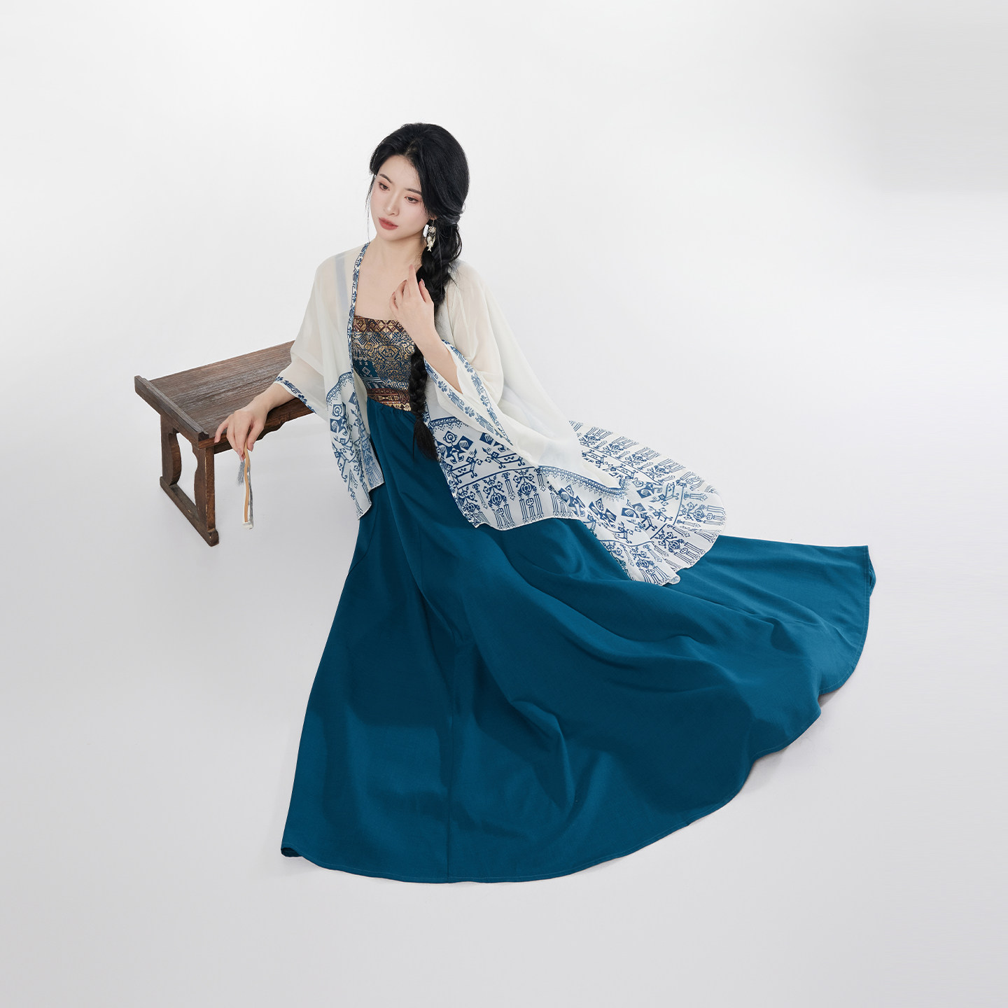 织造司[青花染]民族风云南旅游穿搭女装披肩仿妆花度假吊带连衣裙