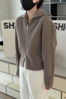 现诗歌兰女装26春款 25117温柔知性简约拉链开衫竖条纹翻领短毛衣