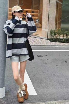 诗歌兰女装2025秋款 C58458休闲潮流运动风翻领条纹卫衣T恤女