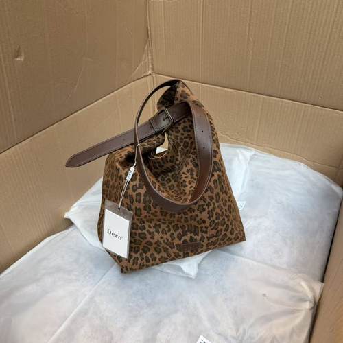 高定版豹纹！！正价500+！国内公司单~复古牛仔布hobo托特水桶包