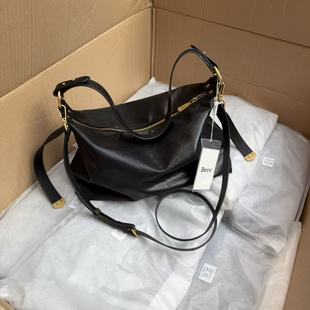 软皮hobo托特包斜挎饺子包 国内公司单 重磅宝藏推荐 正价600