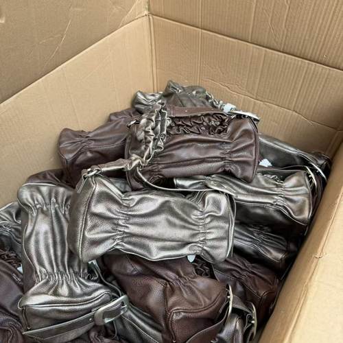 走秀款！！外网售RMB500+！出口日单~设计款褶皱腋下包手提糖果包