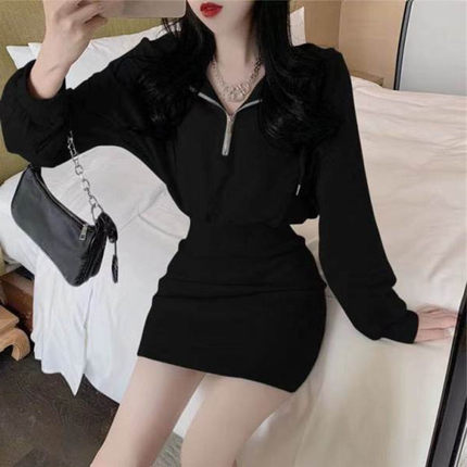 纯欲风辣妹短款连帽卫衣裙秋冬长袖收腰包臀短裙小个子黑色连衣裙
