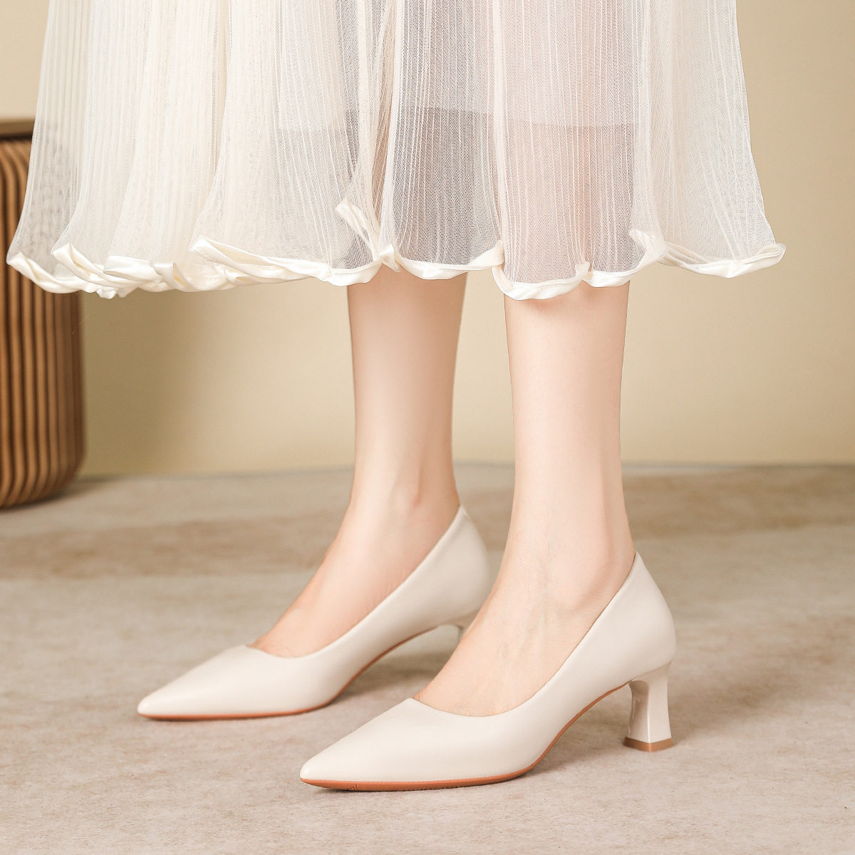 粗高跟鞋新款法式尖头百搭工作鞋不累脚日常通勤轻奢单鞋职场女鞋