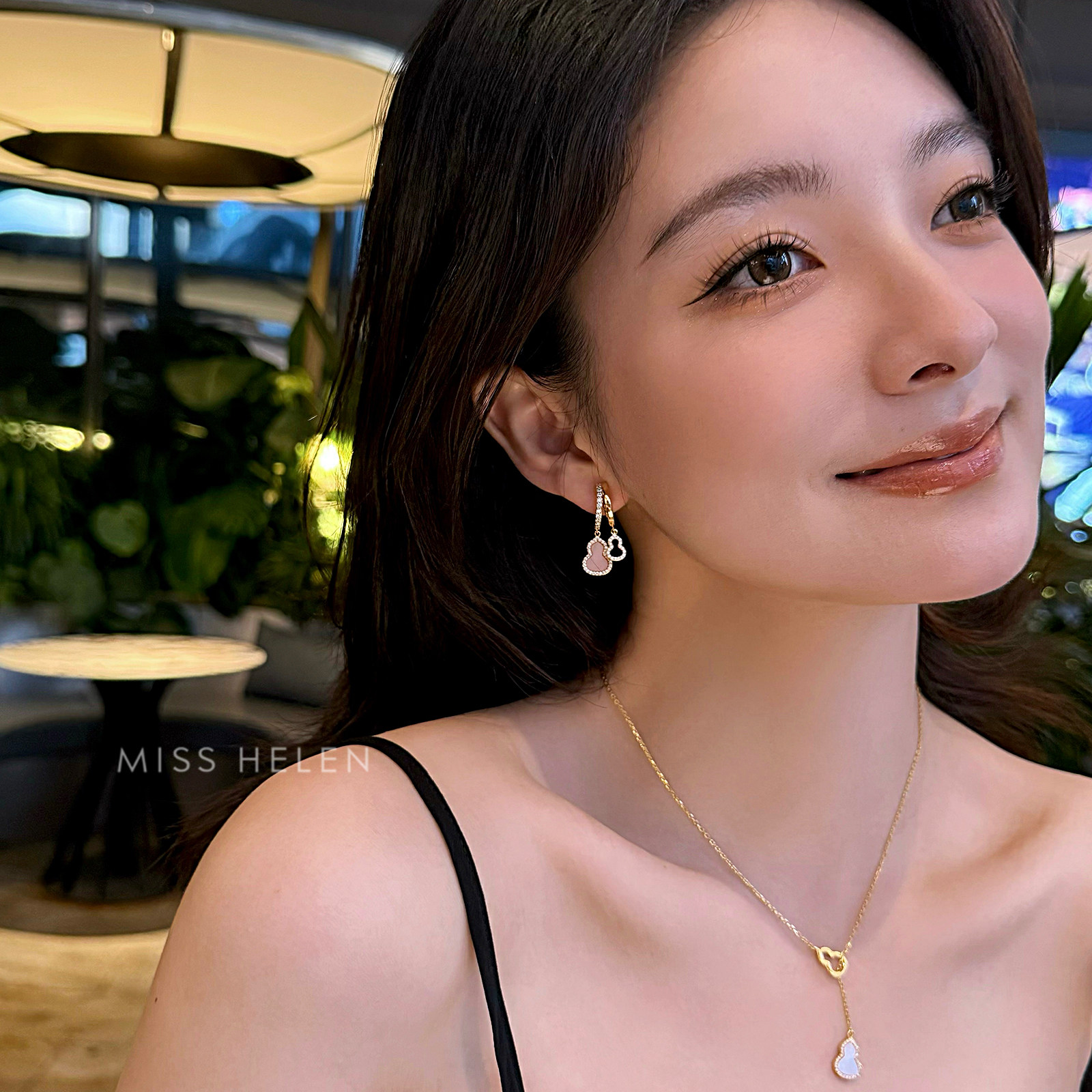 MISS HELEN「白粉母贝葫芦」耳夹女银针耳钉精致耳饰通勤耳环气质