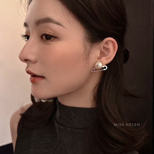 MISS HELEN土星回形针硅胶耳夹女仿珍珠耳钉大颗气质耳环耳饰通勤