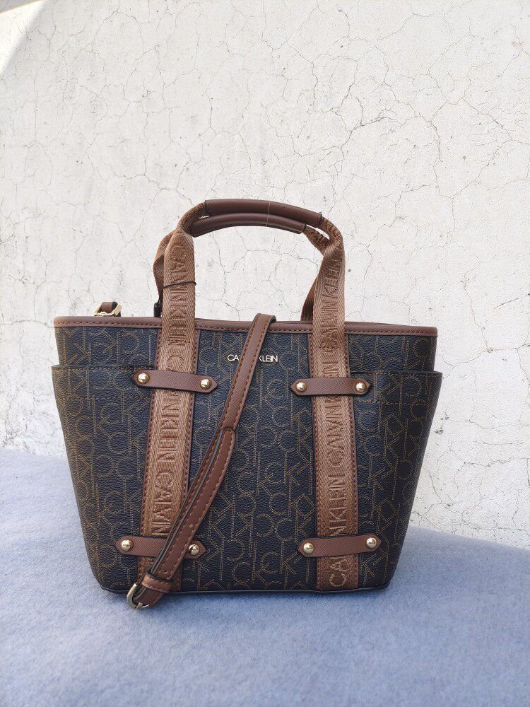 2023新款织带设计沙滩风出口欧美时尚女式手提单肩斜挎翅膀千秋包