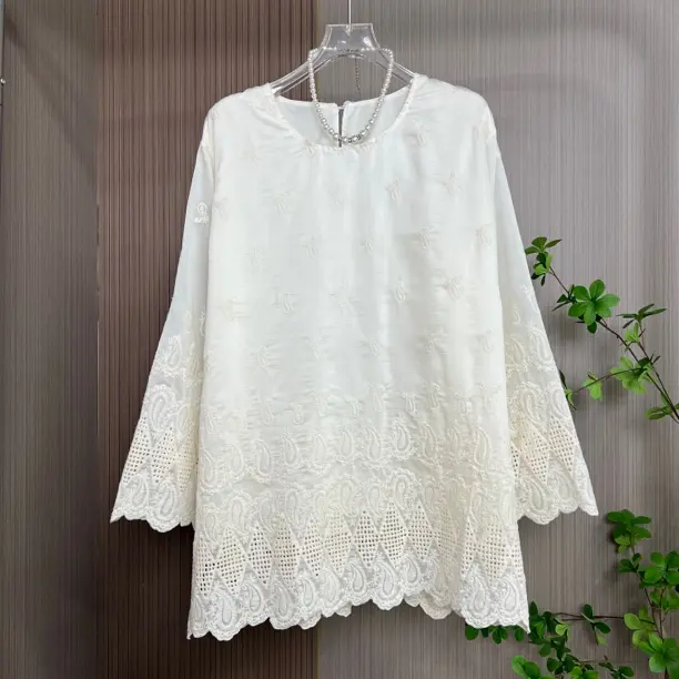 欧货2025春季新款蕾丝重工刺绣圆领镂空钩花娃娃衬衣女高级上衣潮