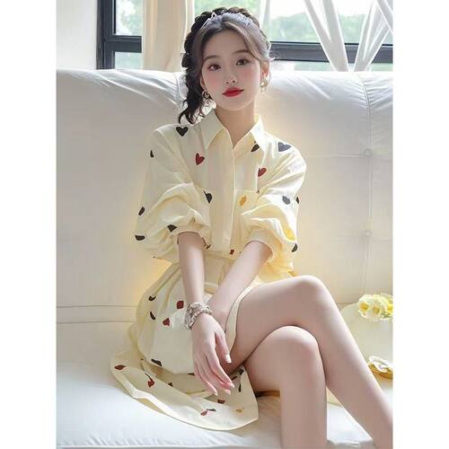 2025开春穿搭高级感气质减龄灯笼袖衬衫连衣裙微胖mm宽松显瘦裙子