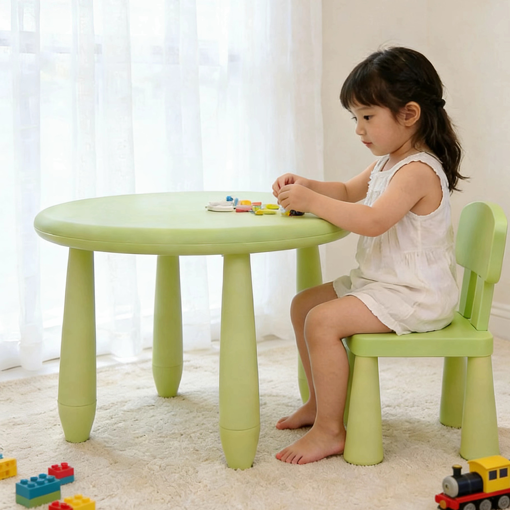儿童桌椅套装圆桌塑料宝宝学习桌绿色简约家用小桌子幼儿园游乐场