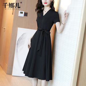 赫本风连衣裙女夏季2026新款黑色气质通勤V领大摆气质高级感长裙