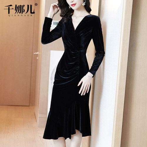 黑色金丝绒连衣裙2025新款长裙子