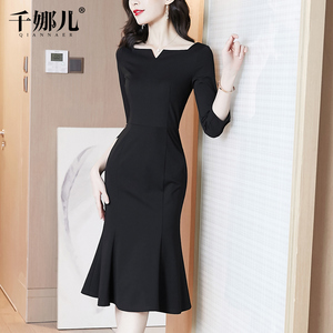 鱼尾裙连衣裙春秋装2026新款女黑色V领过膝包臀气质显瘦小黑裙子