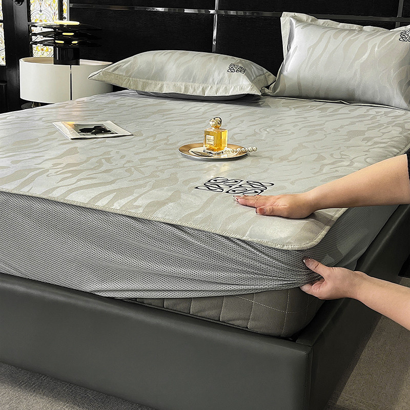 轻奢夏季冰丝凉席三件套简约刺绣可水洗床笠冰炭席1.5m1.8米2.0米