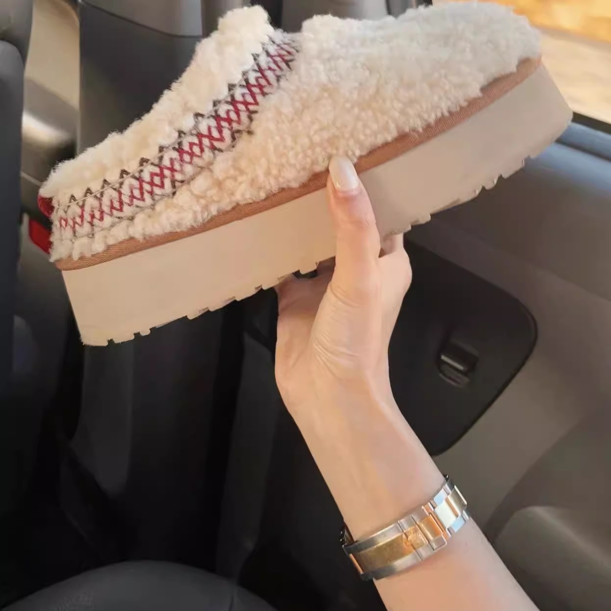 时髦又显瘦增高厚底毛毛鞋